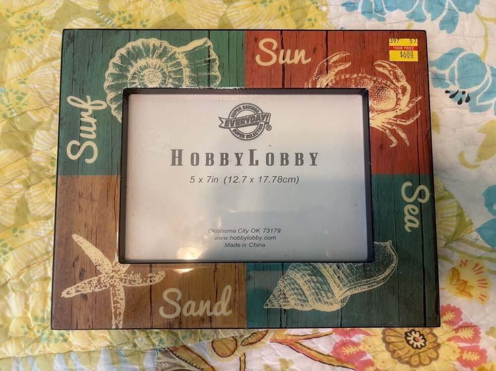 NWT Hobby Lobby Beach Picture Frame Size 5 X 7 In Sun Sea Surf Sand Shells